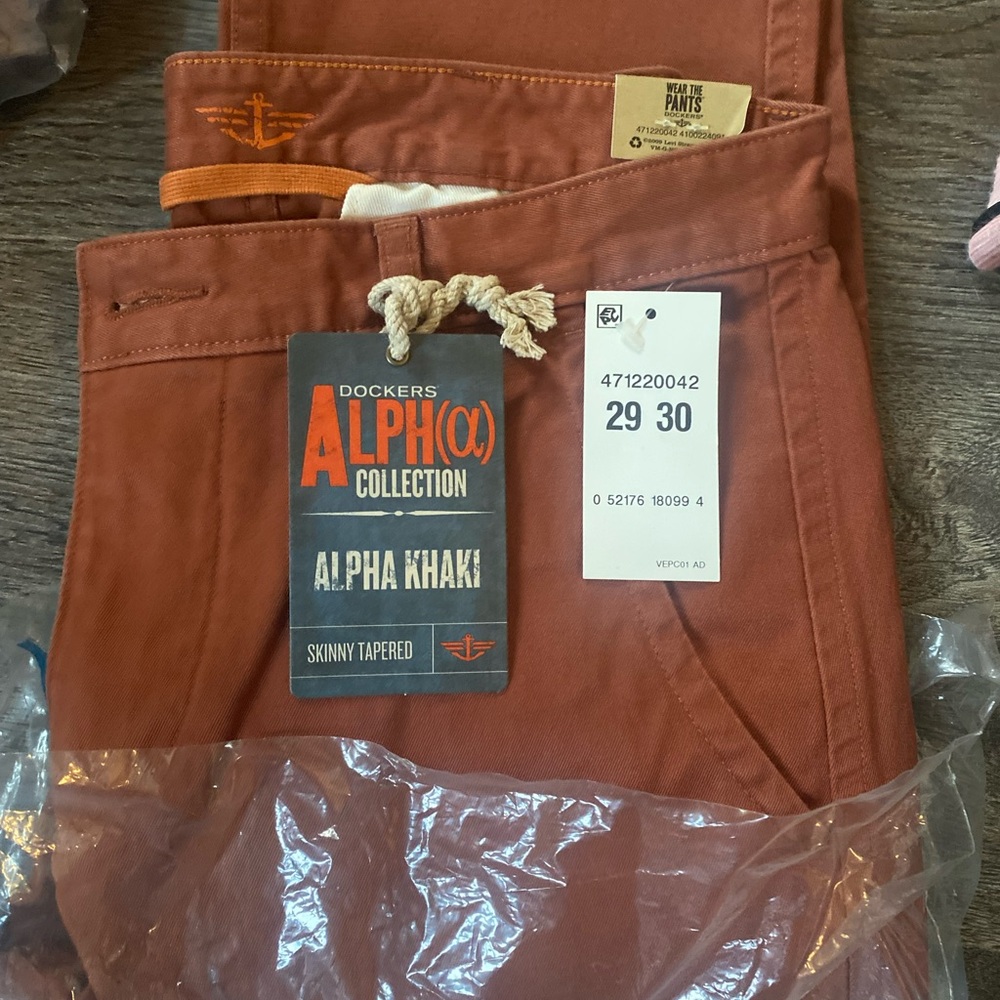 Dockers Alpha Khaki in Burnt Orange 29x30 NWT
